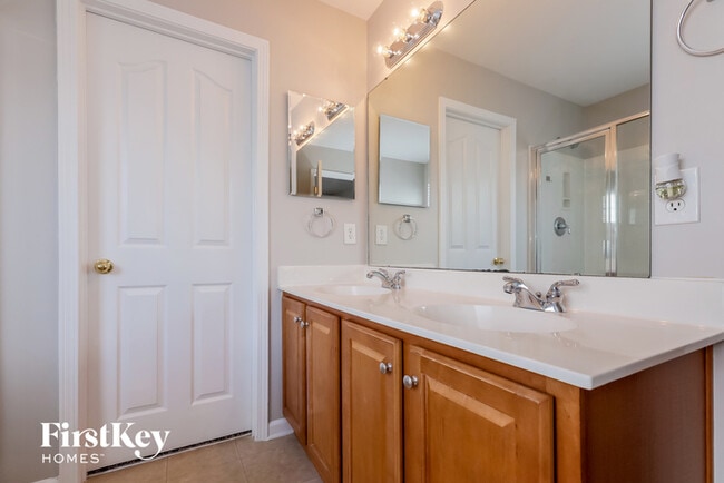 Building Photo - 8929 Holland Park Ln