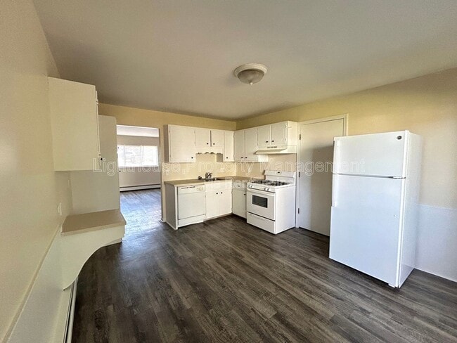 Building Photo - 143 Exchange St SE