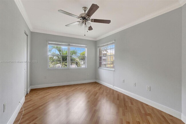 Building Photo - 10755 SW 108th Ave