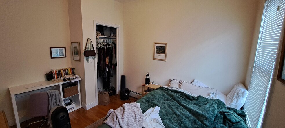 Building Photo - 143 Hillside St