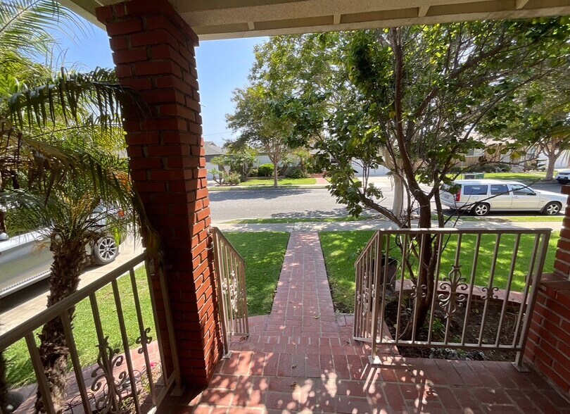 Front porch view - 11237 Garfield Ave