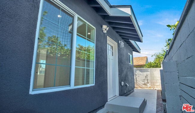 Building Photo - 5377 Manzanar Ave