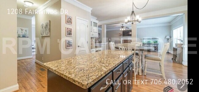 Building Photo - 1208 Fairwinds Dr