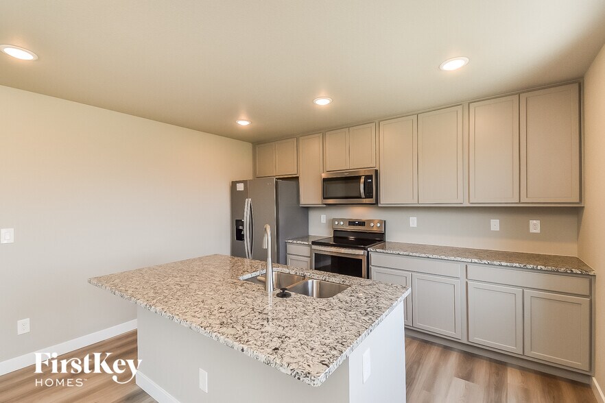 Building Photo - 10718 Luneth Dr