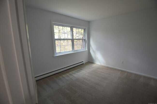 Building Photo - 60 Homestead Ln