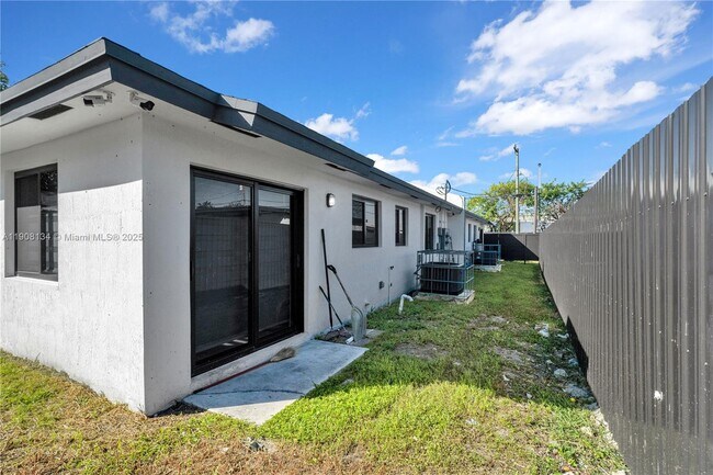 Building Photo - 2490 NW 44th St