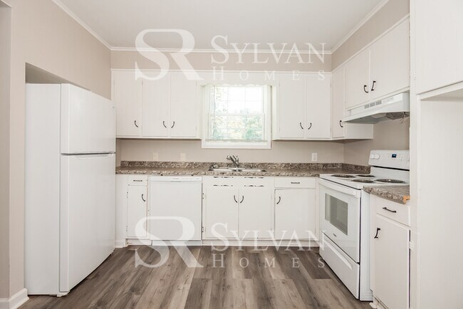 Building Photo - Enjoy living the good life in this 4 bedroom, 2 bathroom home