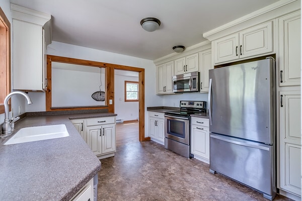 Building Photo - 110 Main St