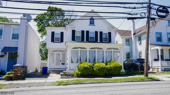Primary Photo - 307 Monroe St