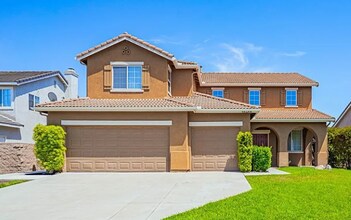 Building Photo - Gorgeous Four Bedroom Three Bathroom Home in Winchester