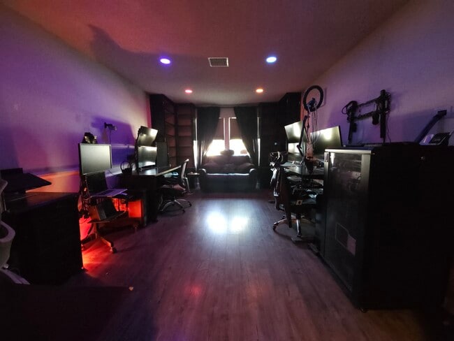Building Photo - 13562 Vellanto Way
