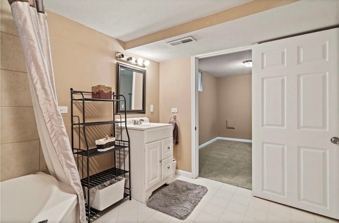 Building Photo - 8541 Riggs St