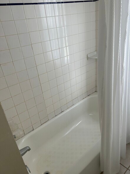 Building Photo - 508 Cording Ave