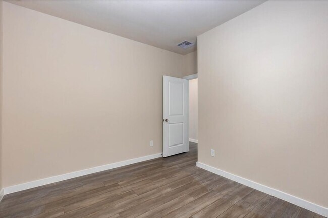 Building Photo - 5063 Hazel Orch Dr