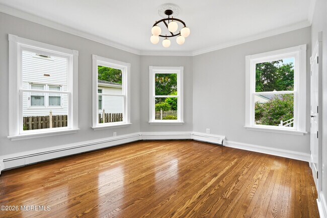 Building Photo - 638 Overton Pl