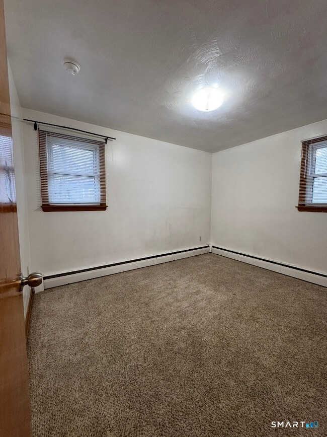 Building Photo - 16 Grove St