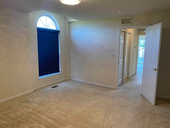 Building Photo - 3583 Oakmonte Blvd