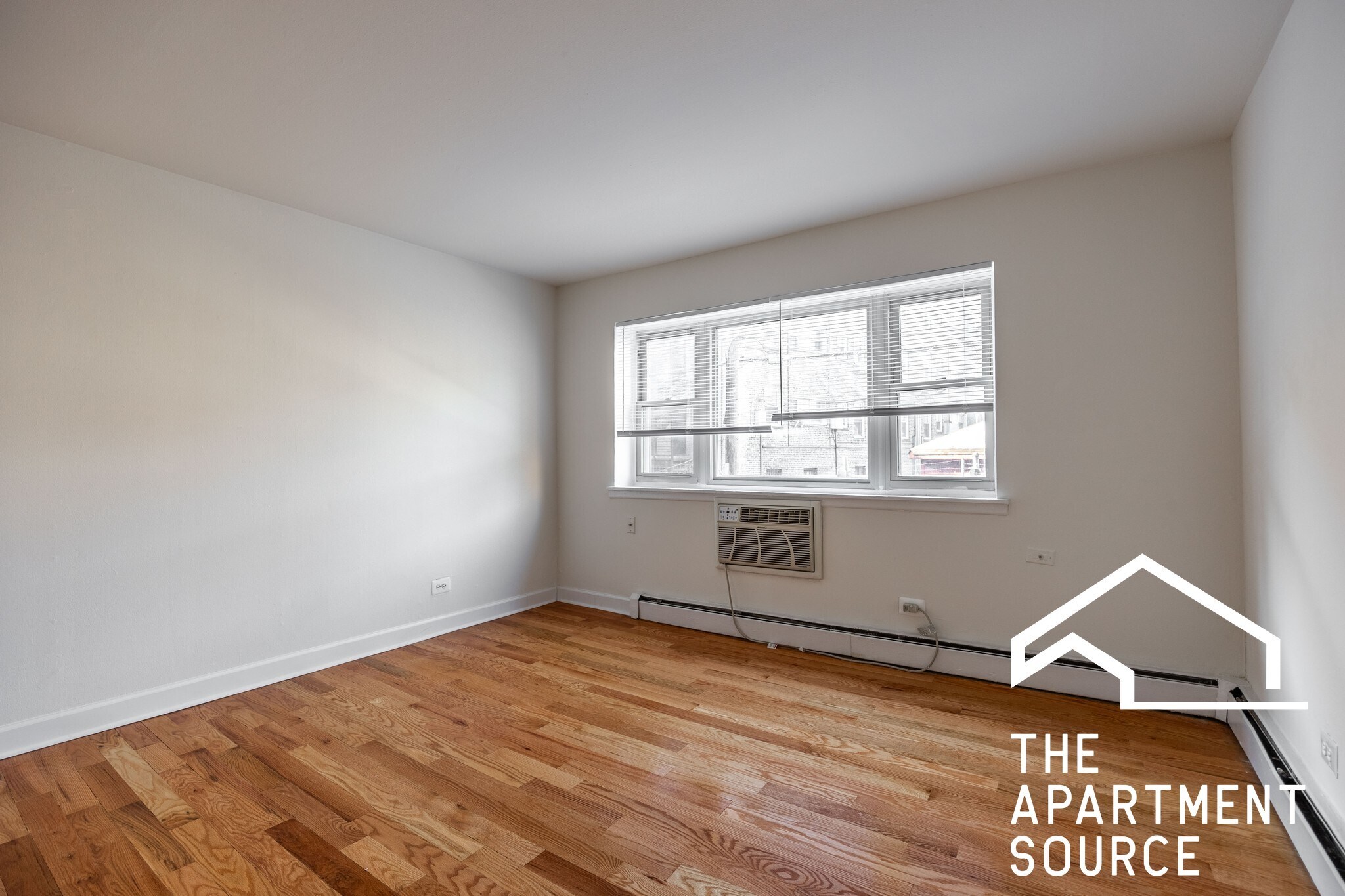 Building Photo - 6831 N Greenview Ave