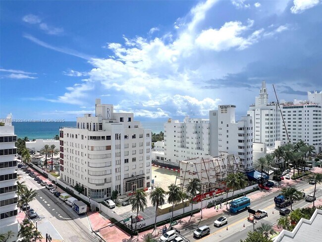 Building Photo - 1800 Collins Ave