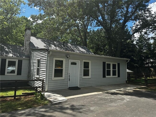 Building Photo - 10790 Waters Rd