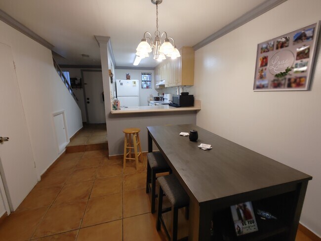 Building Photo - 1901 NW S River Dr