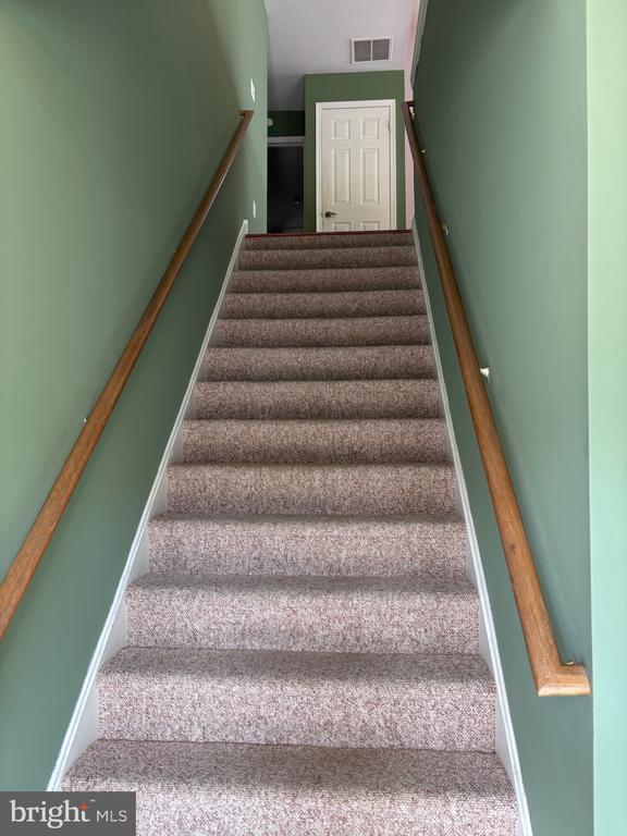 Building Photo - 7708B Normandy Dr