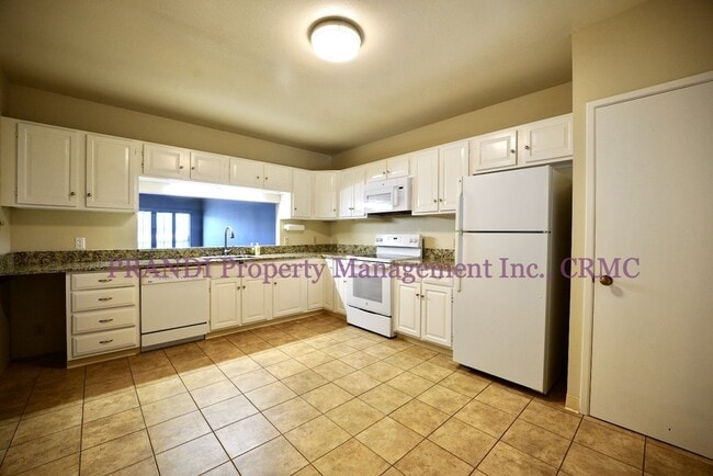 Building Photo - 2 Bedroom Condo with Waterfront Mt Tam Views
