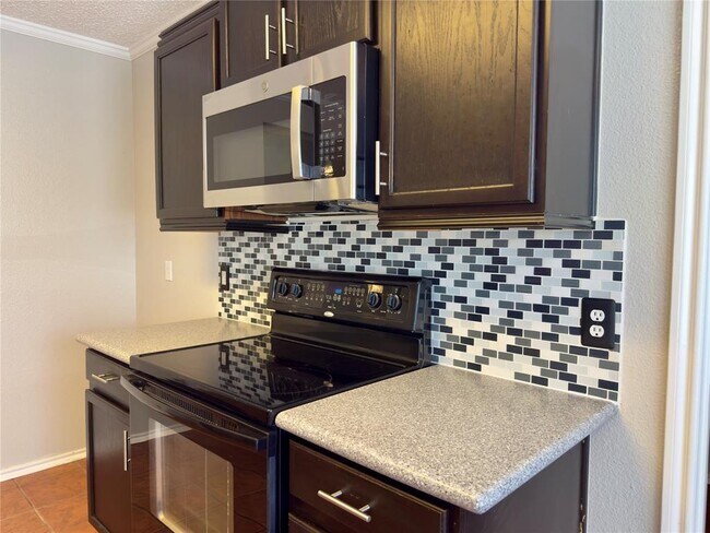 Building Photo - 3640 Bass Loop