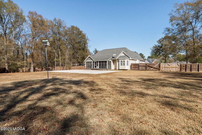 Building Photo - 108 Van Dyke Cove