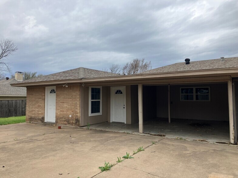 Rear Yard - 6403 Espana Dr