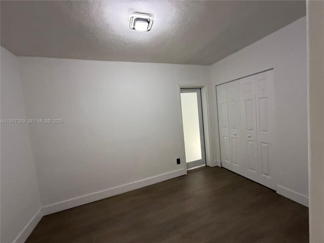 Building Photo - 1540 NE 118th St