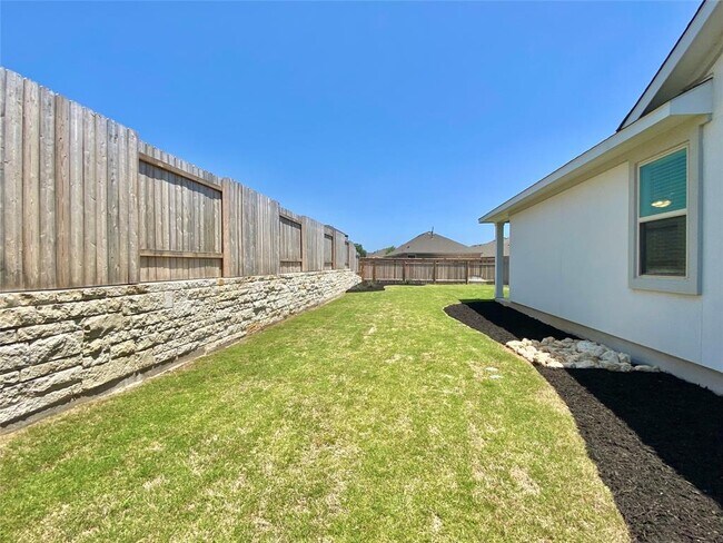 Building Photo - 1509 Longhorn Ranch Dr