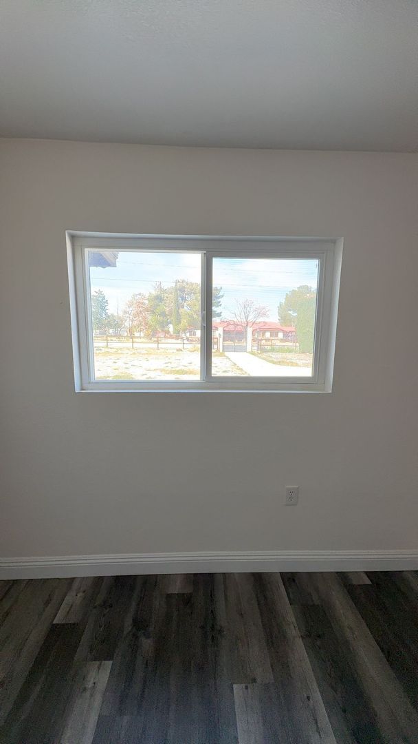 Building Photo - 4 BEDROOM, 3 BATH RANCH STYLE HOME