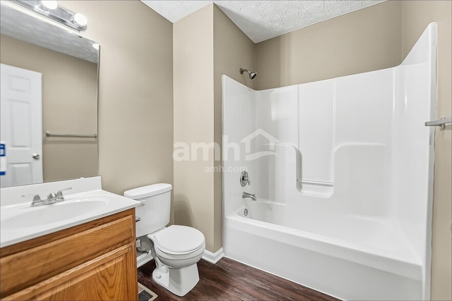 Building Photo - 6714 Midnight Sun Dr