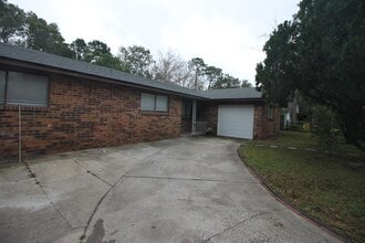 Building Photo - 3915 Oriely Dr E