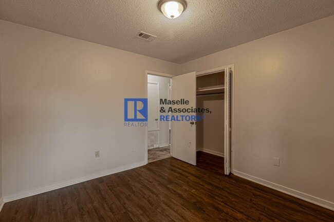 Building Photo - 3 Bed/2 Bath Home in the Heart of Pearl