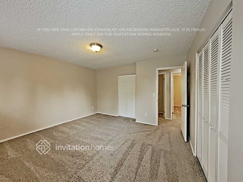 Building Photo - 11269 E Center Ave