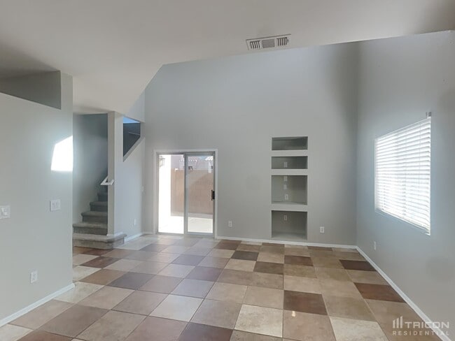 Building Photo - 1750 W Union Hills Dr