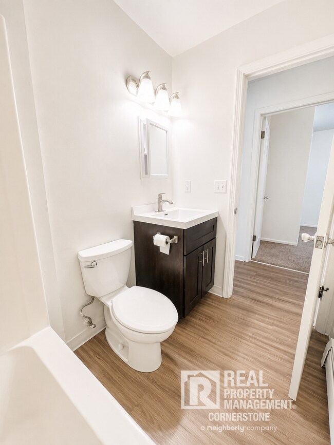 Building Photo - Budget-Friendly Comfort | 2-Bedroom with Updated Kitchen & Heat Included
