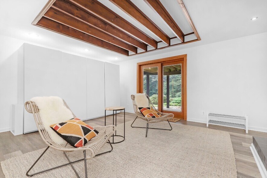 Entry and living room - 7902 Carteret Rd