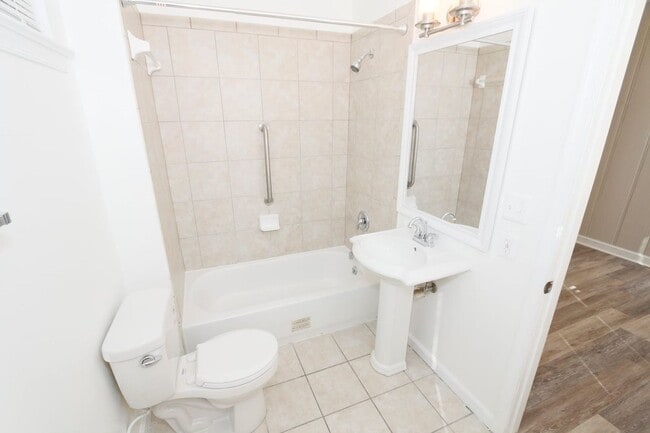 Building Photo - Lovely 3 bedroom home near Howard Universt...