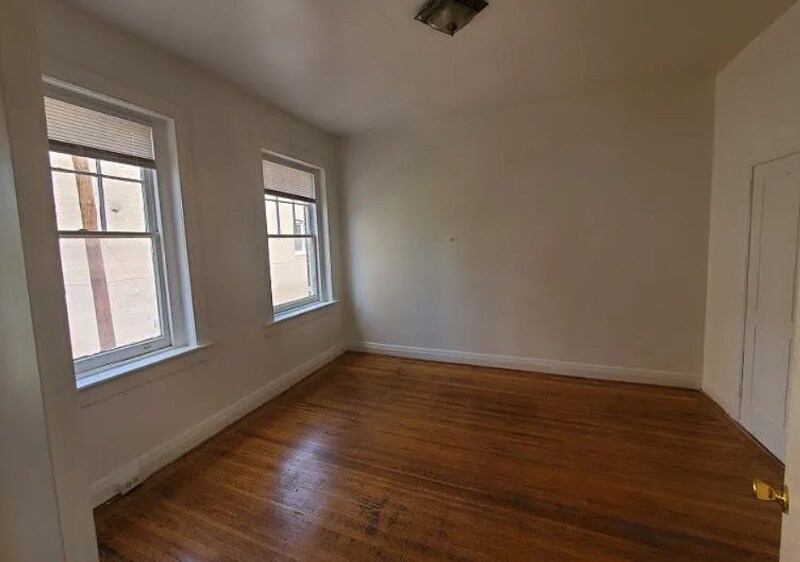 Building Photo - 421 W Grace St