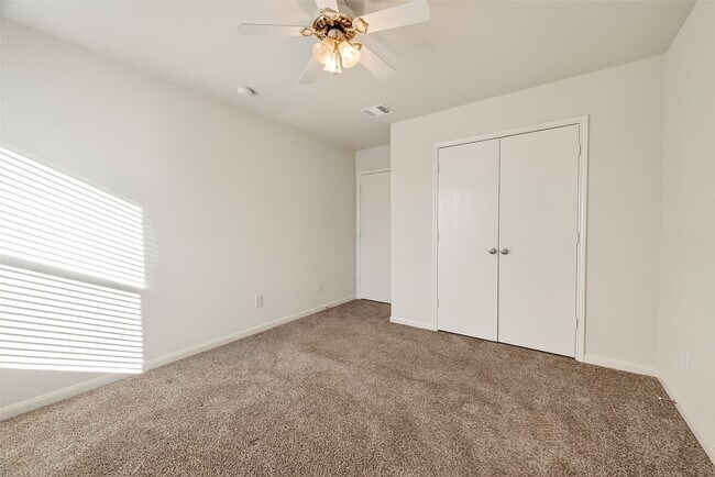 Building Photo - 6523 Mildenhall Ct