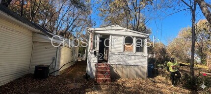 Building Photo - 5461 Hamilton Ave