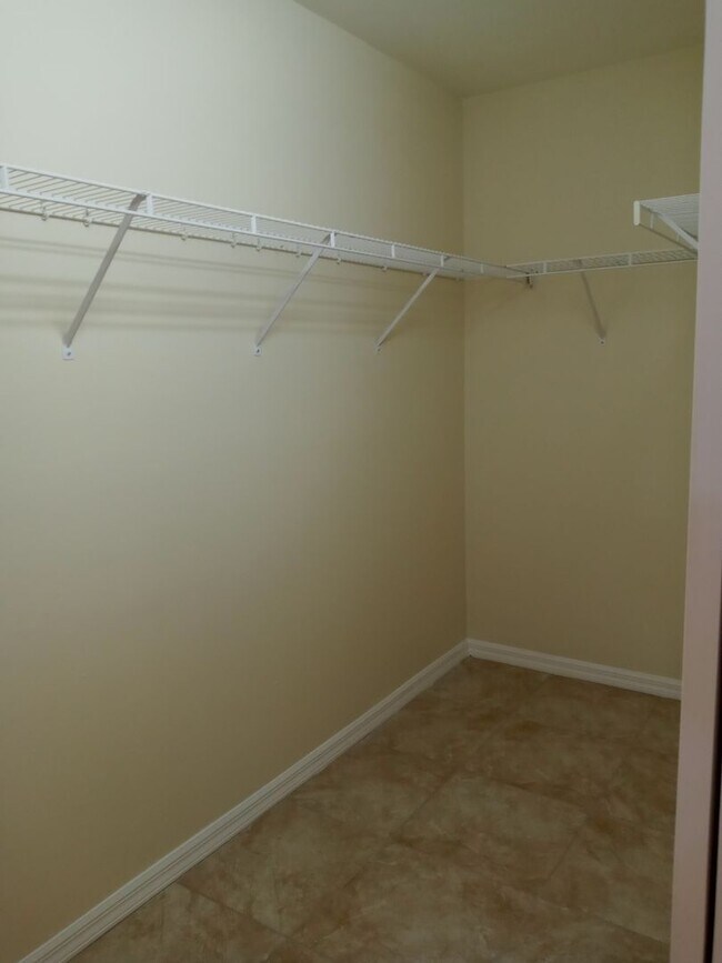 Building Photo - 17031 Hillsborough Blvd