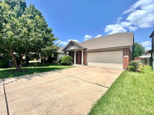 Building Photo - Beautiful & Spacious 3BR/2.5BA One-Level H...
