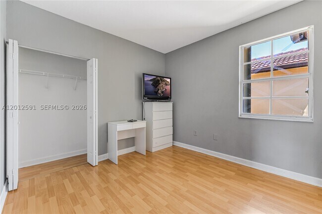 Building Photo - 3375 NE 15th Dr