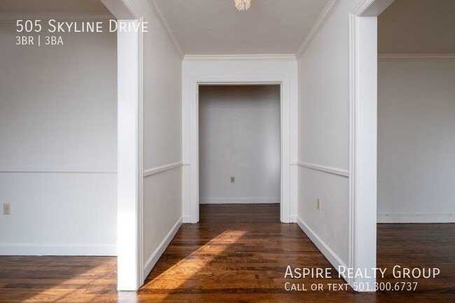 Building Photo - 505 Skyline Dr