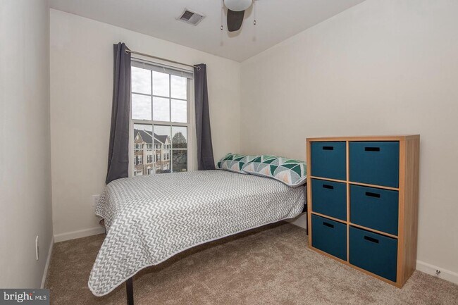 Building Photo - 1644 Oakridge Ln