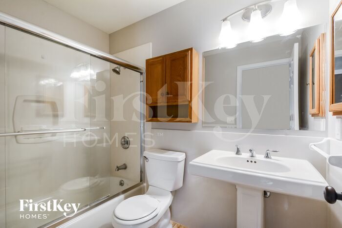 Building Photo - 1530 Froesel Dr